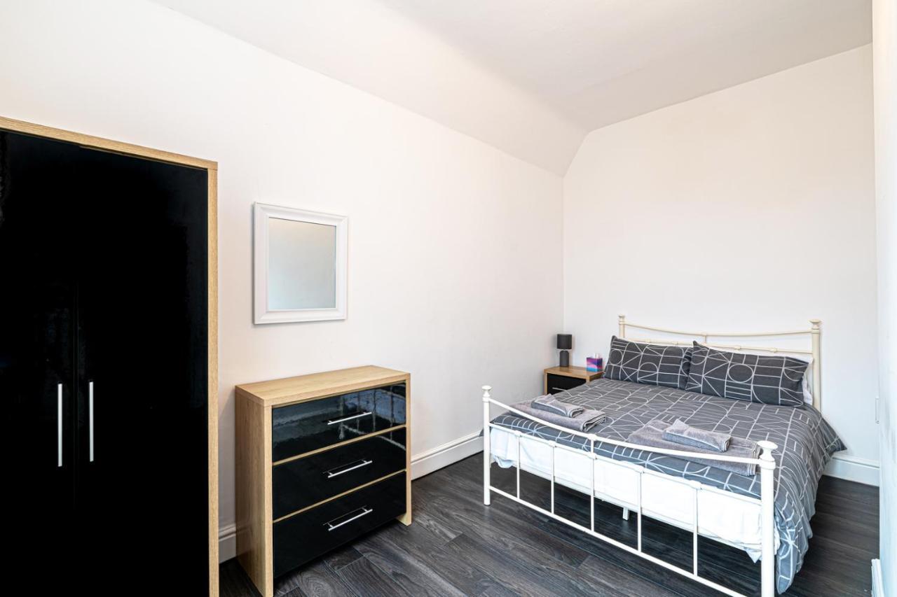 Two Bedroom Holiday Apartment 콜윈베이 외부 사진
