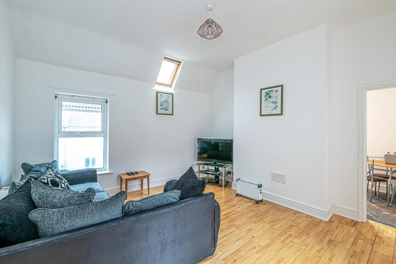 Two Bedroom Holiday Apartment 콜윈베이 외부 사진