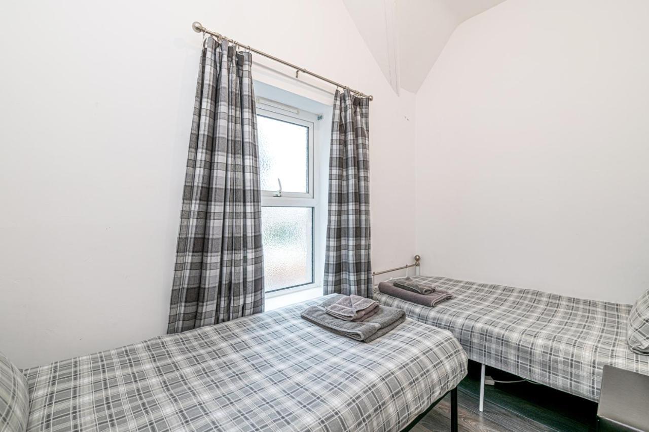 Two Bedroom Holiday Apartment 콜윈베이 외부 사진