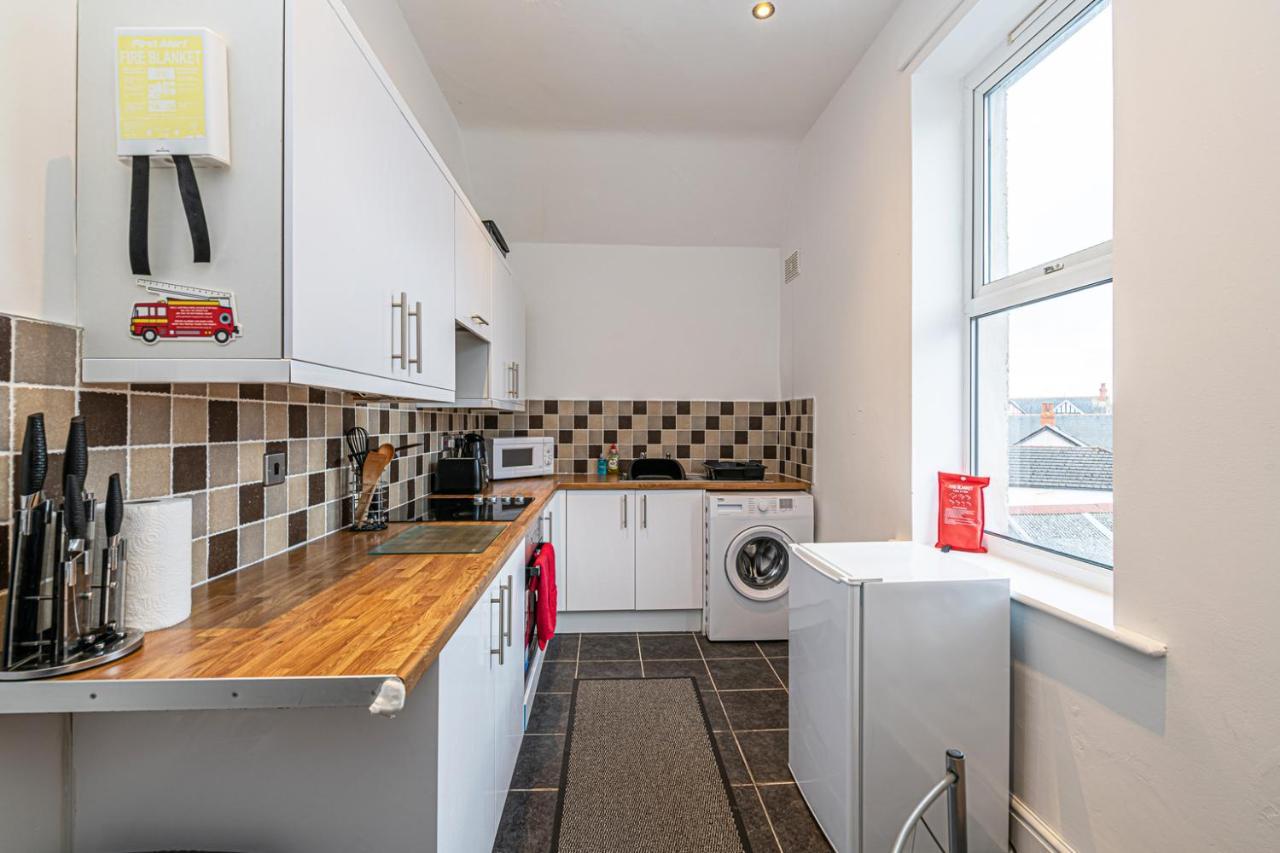 Two Bedroom Holiday Apartment 콜윈베이 외부 사진